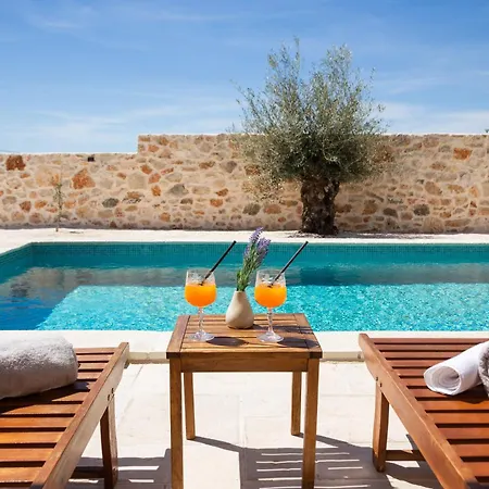 Villa Cavalleria Rusticana With Heated Pool And Vineyard Blizna Donja Exterior photo