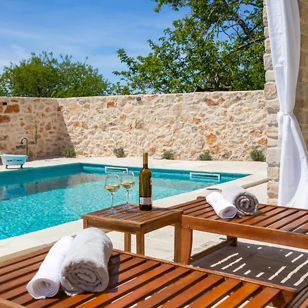 Villa Cavalleria Rusticana With Heated Pool And Vineyard Blizna Donja Exterior photo