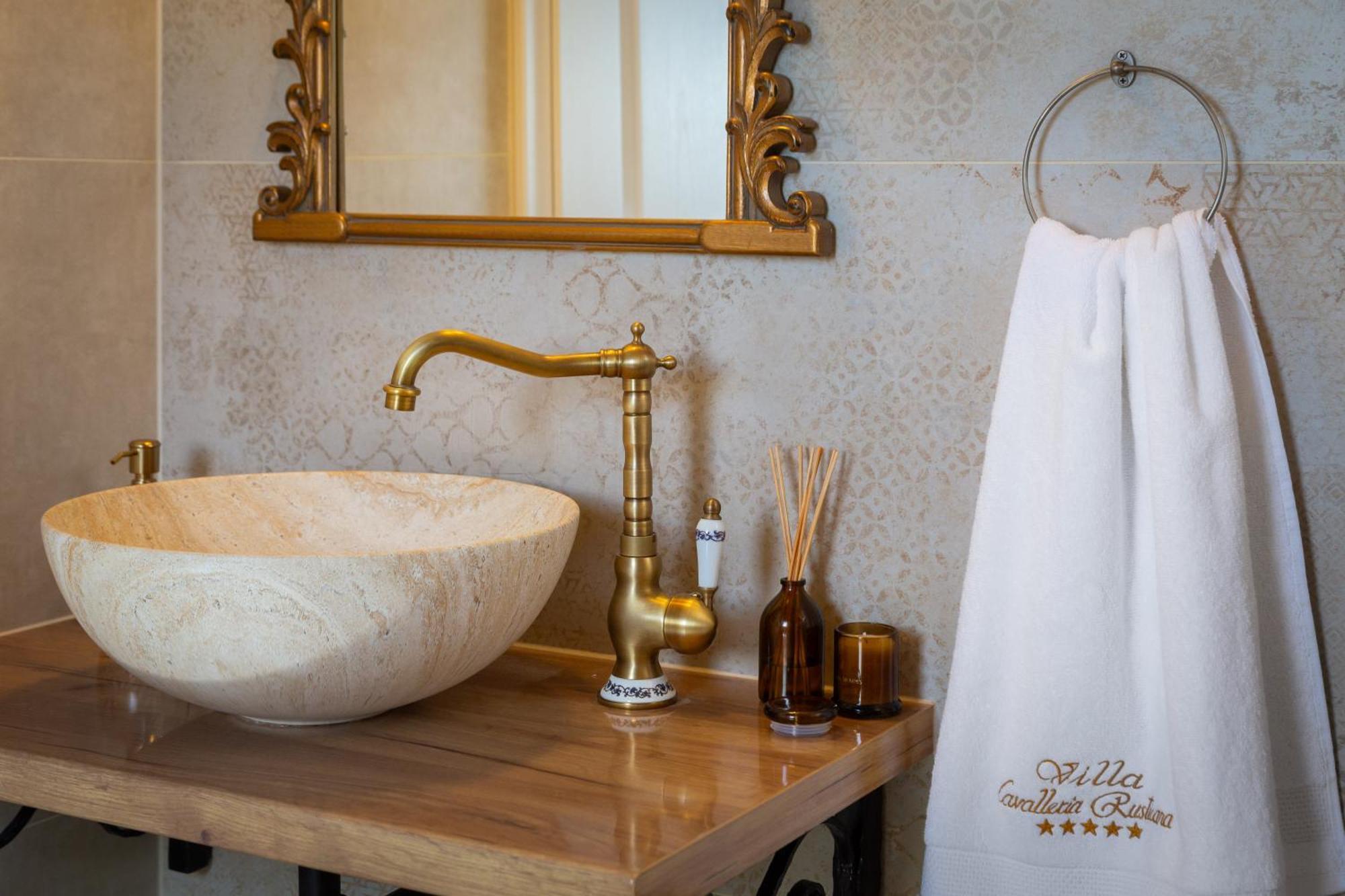 Villa Cavalleria Rusticana With Heated Pool And Vineyard