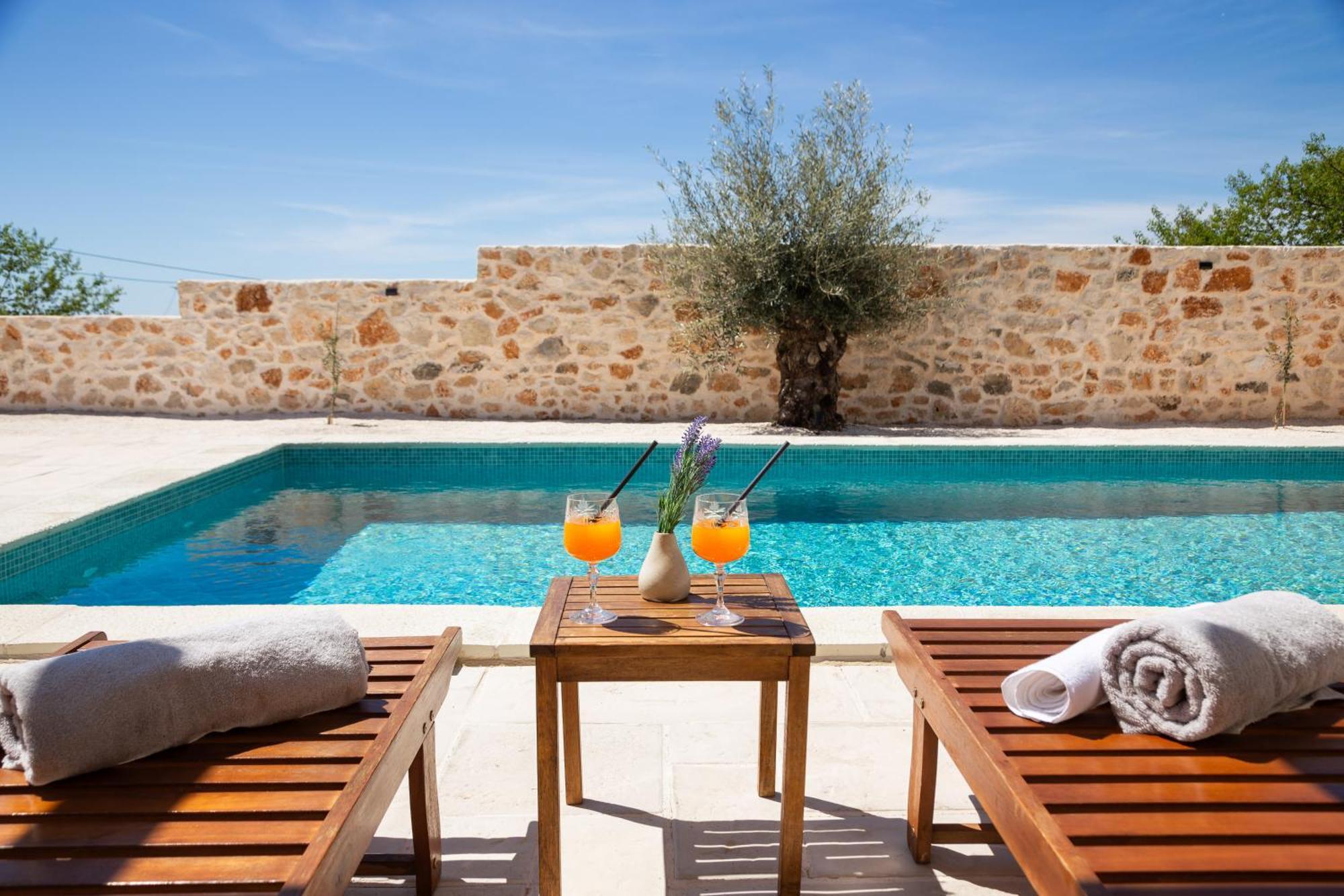 Villa Cavalleria Rusticana With Heated Pool And Vineyard Blizna Donja