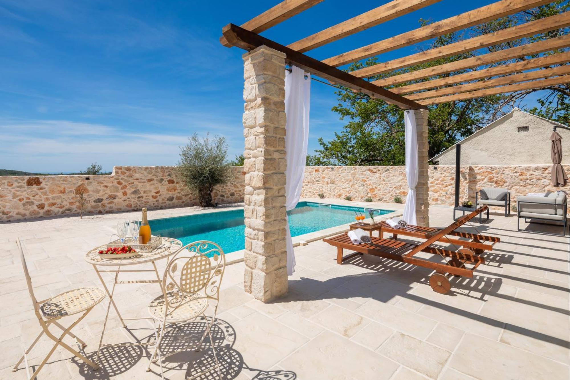 Villa Cavalleria Rusticana With Heated Pool And Vineyard *
