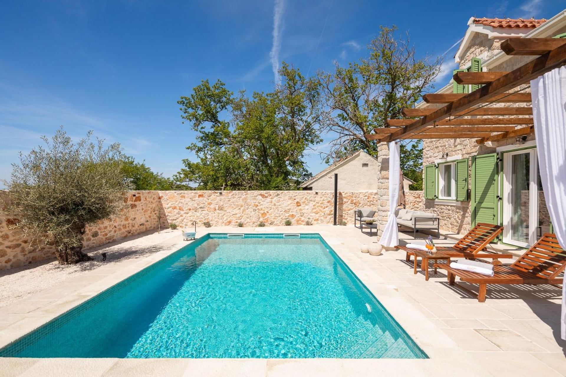 Villa Cavalleria Rusticana With Heated Pool And Vineyard Blizna Donja